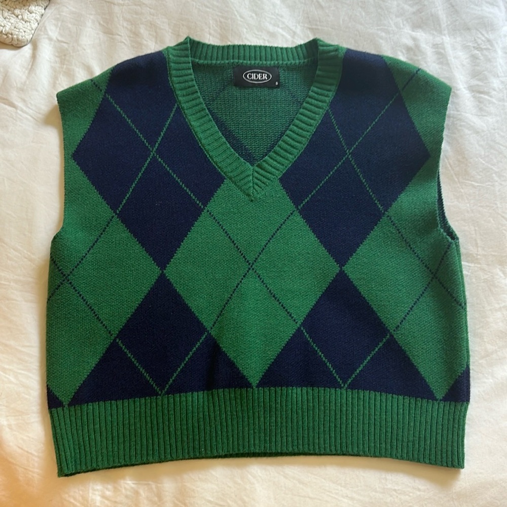 Cropped Sweater Vest